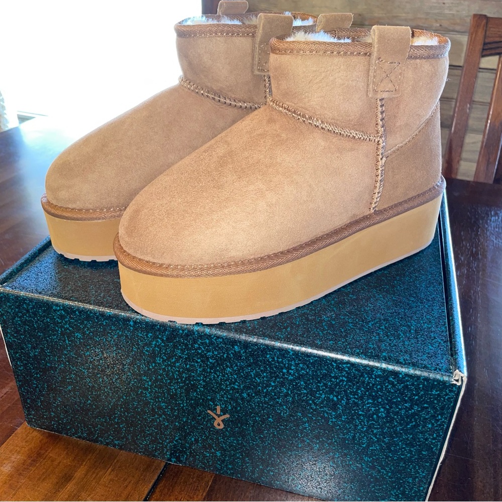 Emu Platform Chestnut Micro Boots Women’s 7